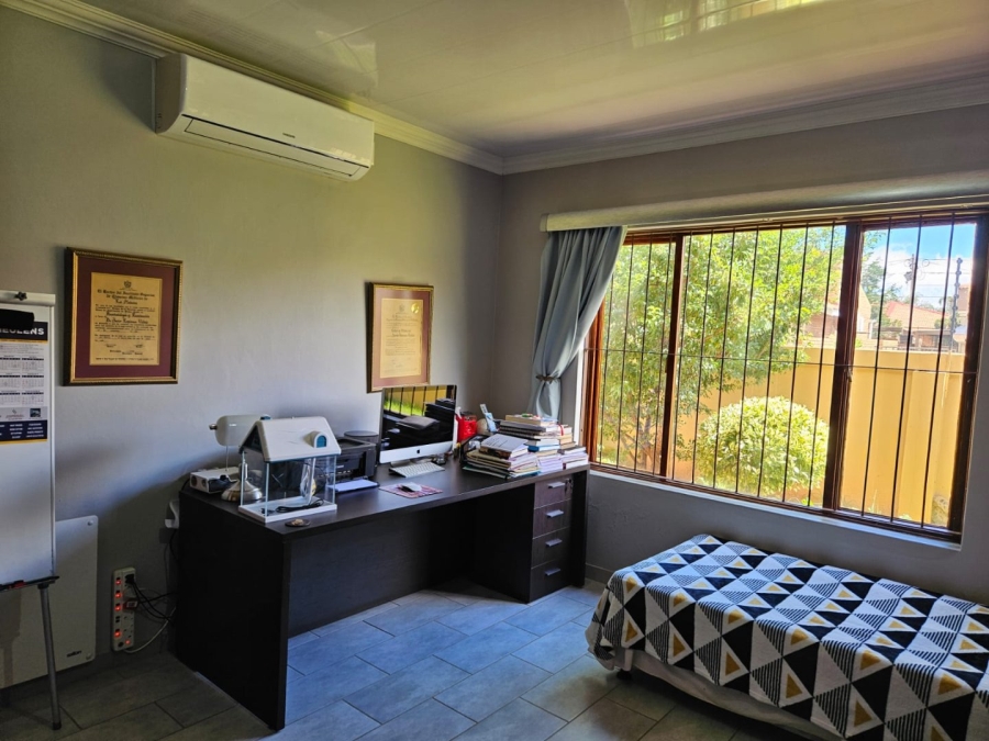 3 Bedroom Property for Sale in Hillcrest Northern Cape